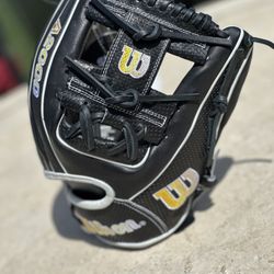 Wilson A2000 11.5” Glove. Spin Control  NWT 