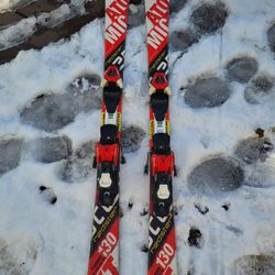 REDSTER 130s SKIIS