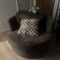 Swivel Chair 