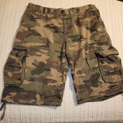 42 Men Army shorts