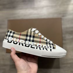 Burberry Converse