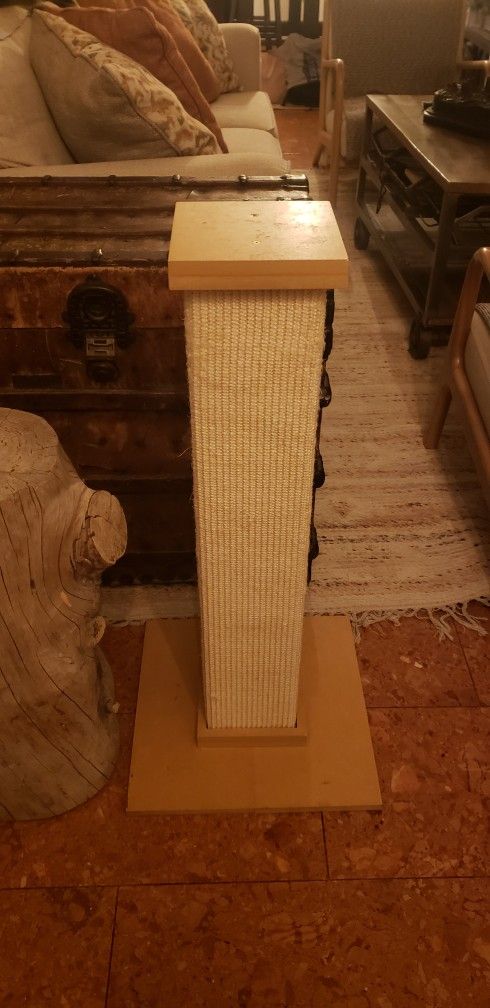 Cat Scratch Post