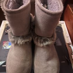 Bearpaw Boots 
