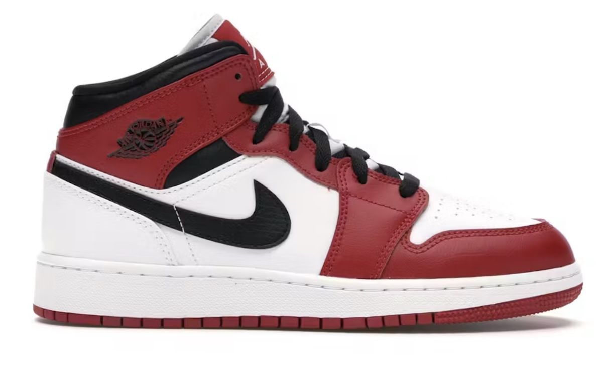 Nike Jordan 1 Mid Chicago Size 6 Youth New