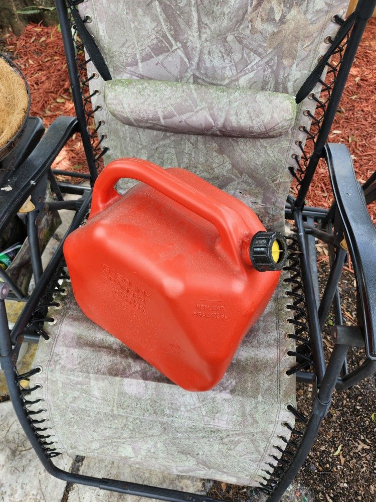 Brand New 6 Gallon Gas Tank $25 Obo