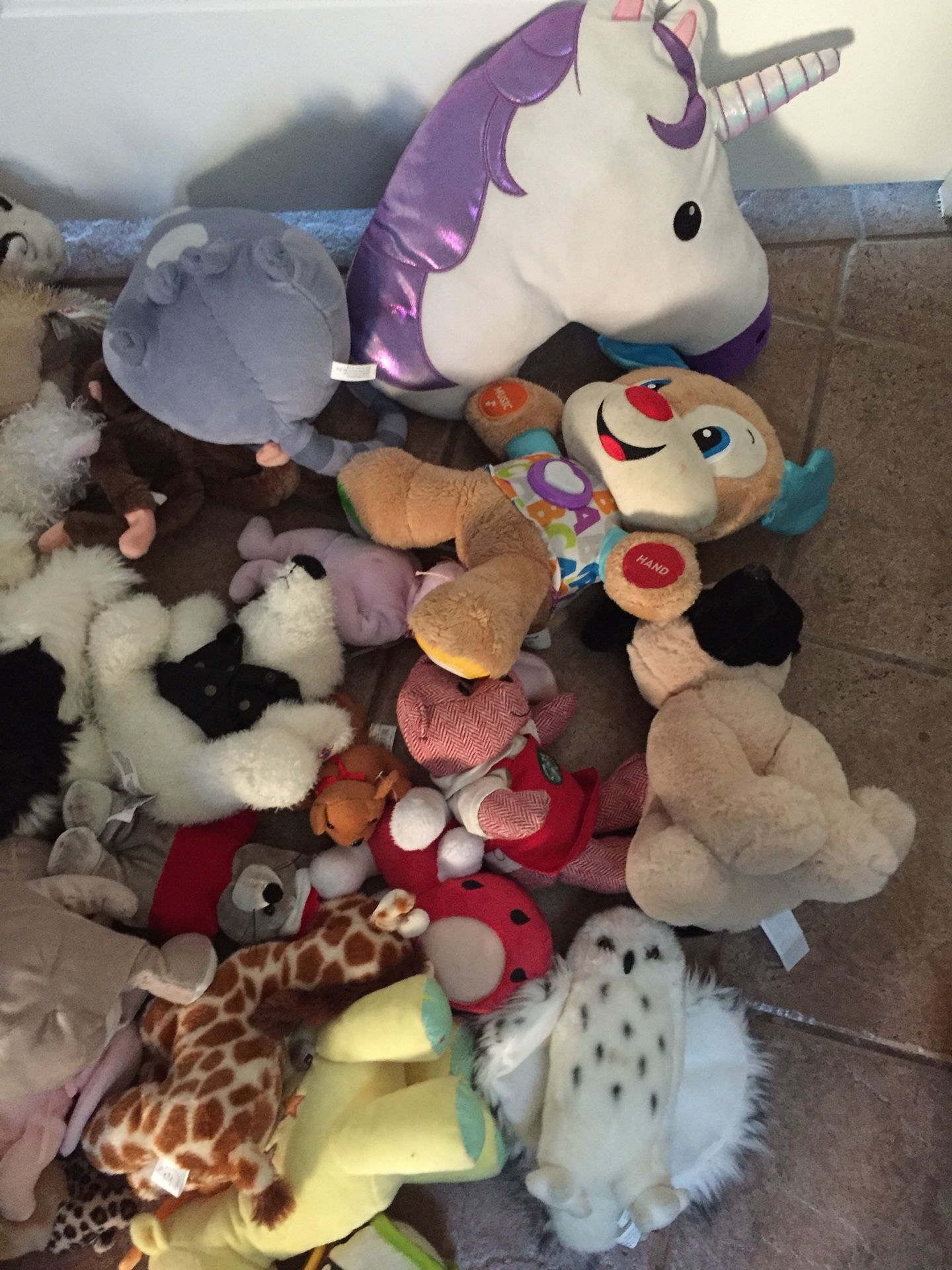 Large stuffed animal lot 83 items