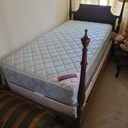 Single bed.\n Mattress box spring. With vintage frame