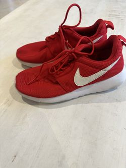 Kids Red Nike Roshe