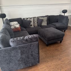 Black Fully Modular Sectional With Ottoman 