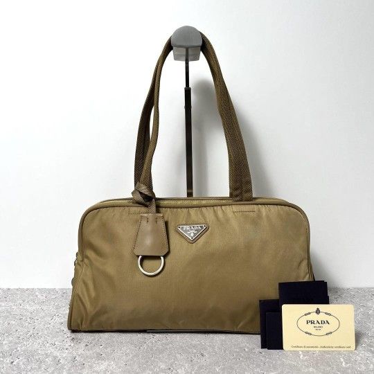 Beautiful 𝐏𝐑𝐀𝐃𝐀 mini Boston bag tote bag triangle logo nylon