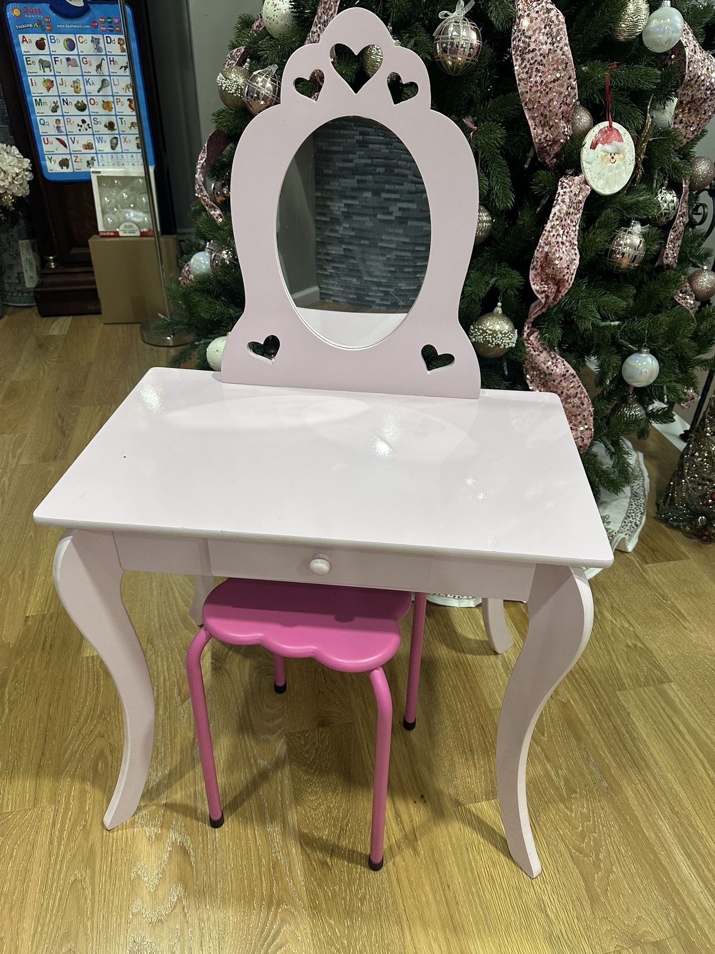 Girls Pink Vanity