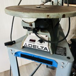 Delta Scroll Saw with Table, Model 40-601