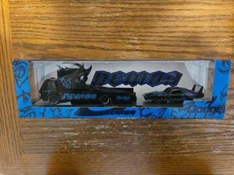NEW M2 MACHINES AUTO HAULERS 1966 DODGE L600
COE & 1969 DODGE CHARGER DAYTONA HEMI