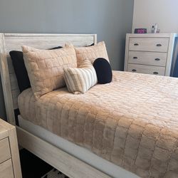 Montauk Solid Wood Panel Bed (Full Size) Set