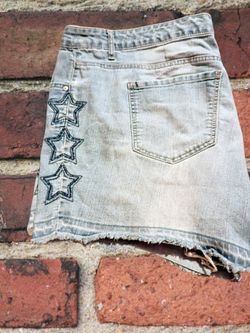 Women's blue jean shorts with stars design on each side By Terra & Sky Size 20