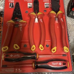 Milwaukee electrician set