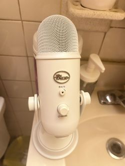 Blue Yeti USB White Microphone Pick Up Only