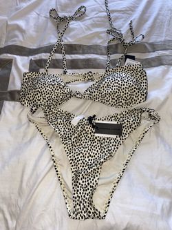 Kendal + Kylie Bikini / New with tags! (Size L)