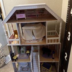 Large Doll House 