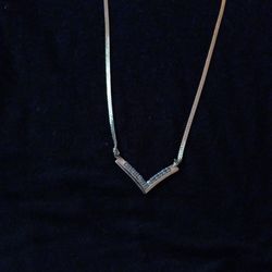 Small Gold Chain With Diamonds
