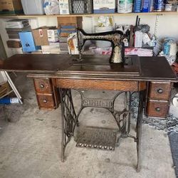 Singer, Sewing Machine