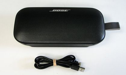 BOSE SOUNDFLEX PORTABLE BLUETOOTH SPEAKER