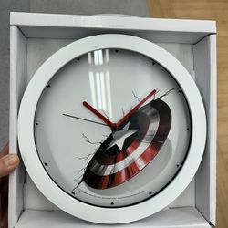 NWT Marvel Avengers Wall Clock