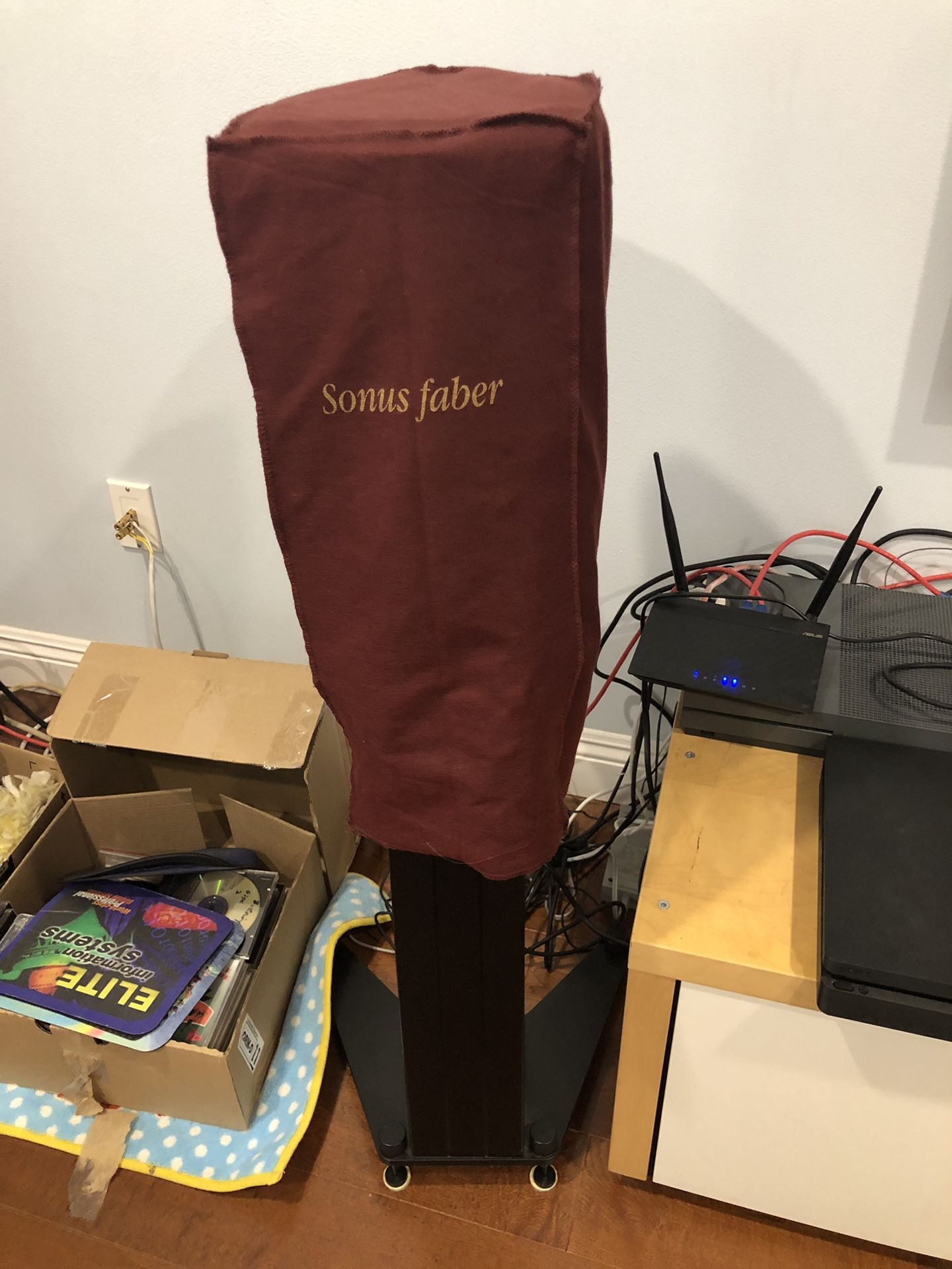 Sonus Faber Cremona Auditor M speakers like new flawless condition