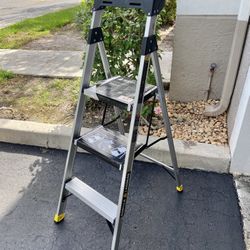 4.5” Ft Ladder Foldable, 9” Ft Reach NEW!!!