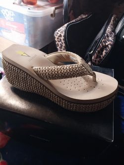 Volatileplatform Thong 