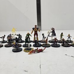 HUGE LOT OF 29 - Marvel Heroclix Action figures Game Pieces Kids Toys Miniatures Super Heros Figs