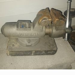 Wilson 400 Bullet Vise With Anvil