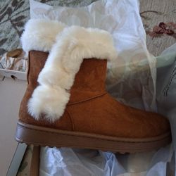 Ladies Boots. Brown Or Blk. New In Box. Sz 9.5 $15 Each