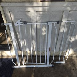 Moving Everything Must Go! Baby Gate 