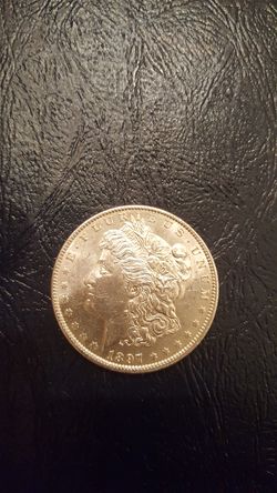 1897 Morgan Silver Dollar. BEAUTIFUL COIN ***Key Date***
