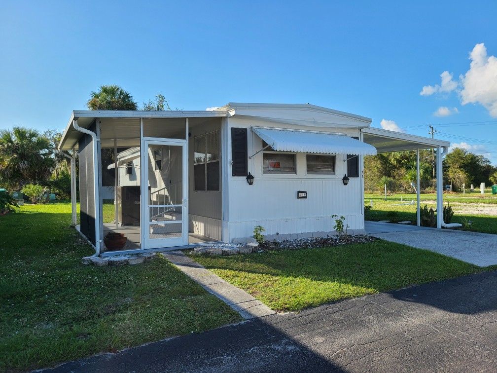 Beautiful Mobile Home in Waterside Community