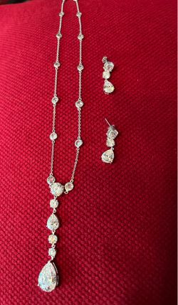 Diamonds BLING (5 piece) Look-alike necklaces. BLING is back.