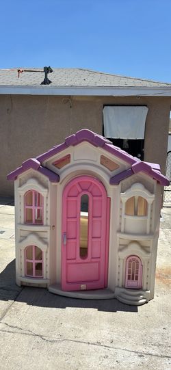 Outdoor kids playhouse 🏠