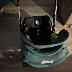 Doona Stroller/Car seat