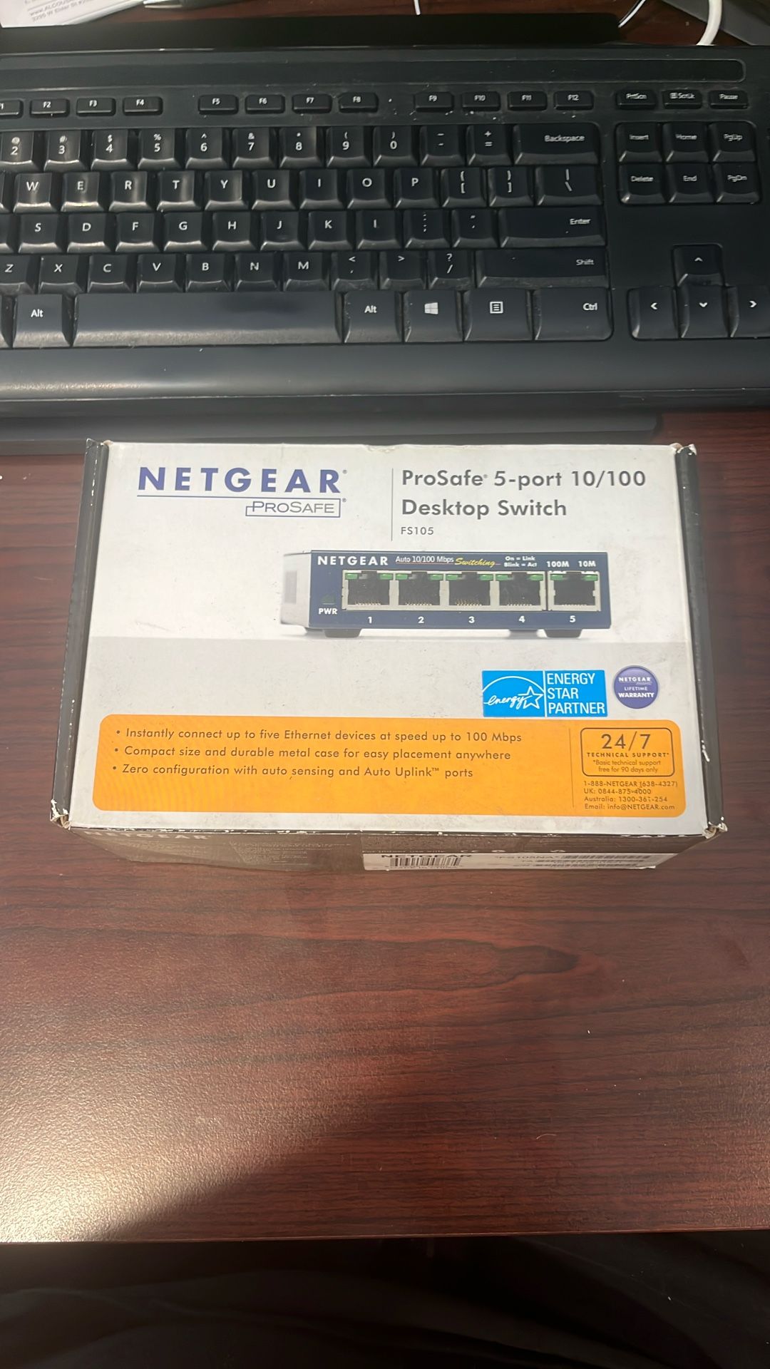 Netgear prosafe 5-port 10/100 Desktop Switch