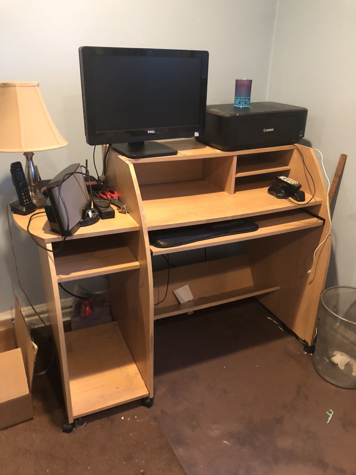 Computer desk