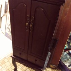 Jewelry Dresser