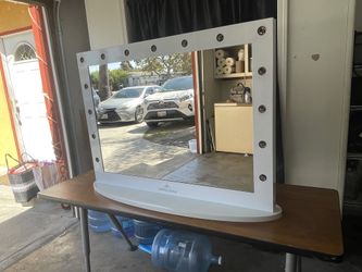 Impressions Vanity Used 