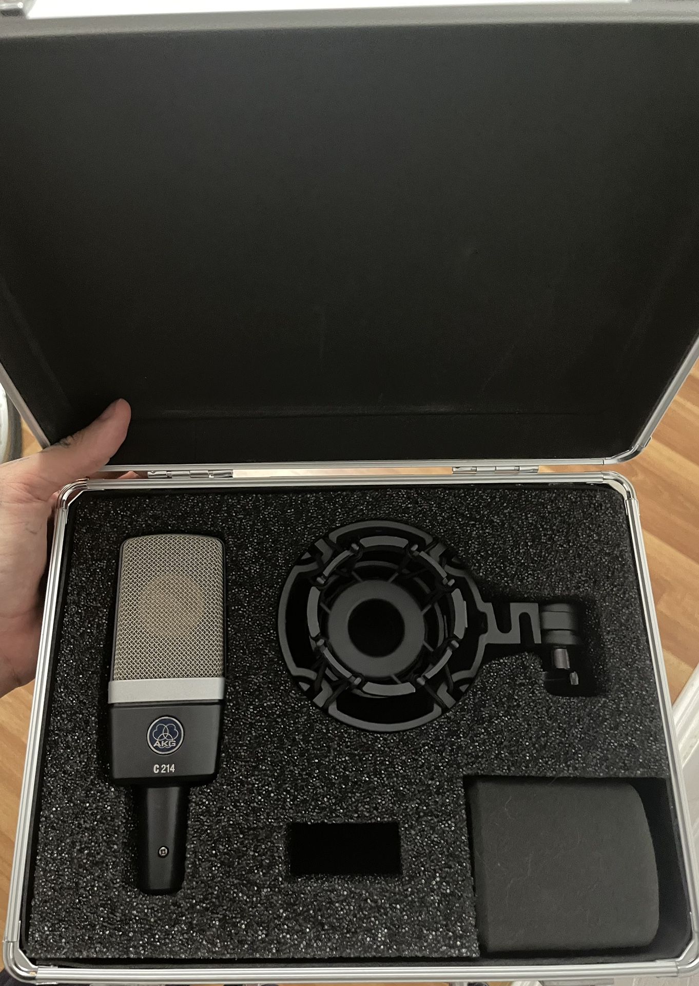 AKG C14