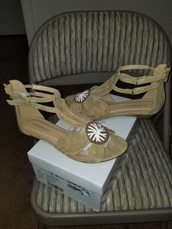 Tan Flower Wedge Sandals Women's Size 9 W