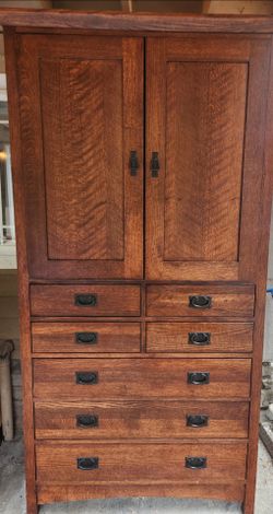 7 drawer dresser and closet