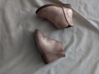 Toddler Girl Rose Gold Booties sz 6