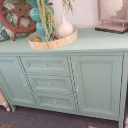 CUTE BUFFET OR TV STAND AT PICKY PINCHERS 3643 5TG AVE N ST PETE OPEN WEDNESDAY THRU SUNDAY NOON TO 6 PM FREE DELIVERY