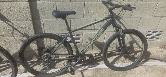 NEW. Mongoose Men's 27.5" Spire 21 Speed Mountain Bike