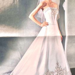 Wedding Gown size 4 Oleg Cassini - Excellent Condition